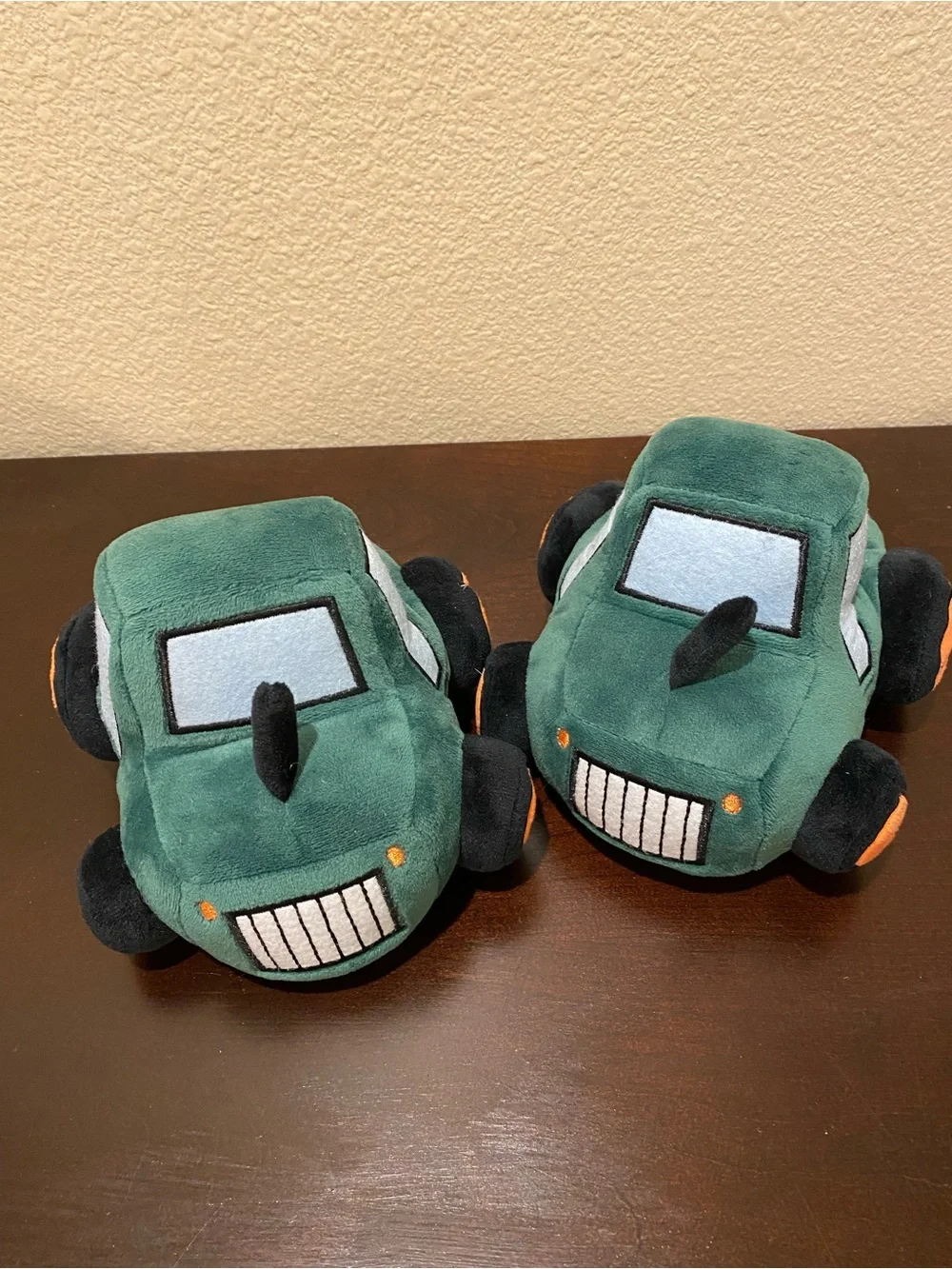 Toddler Plush Green Tractor Slippers LIKE NEW, Size 7/8 Resemble John Deere